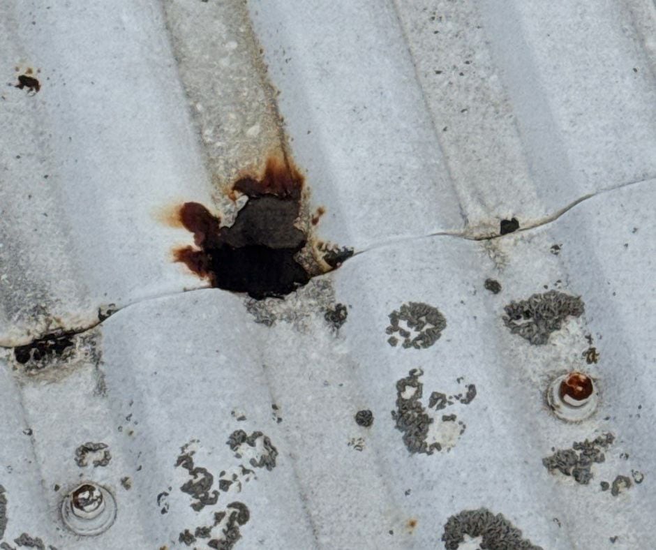 Rusting metal - Leak